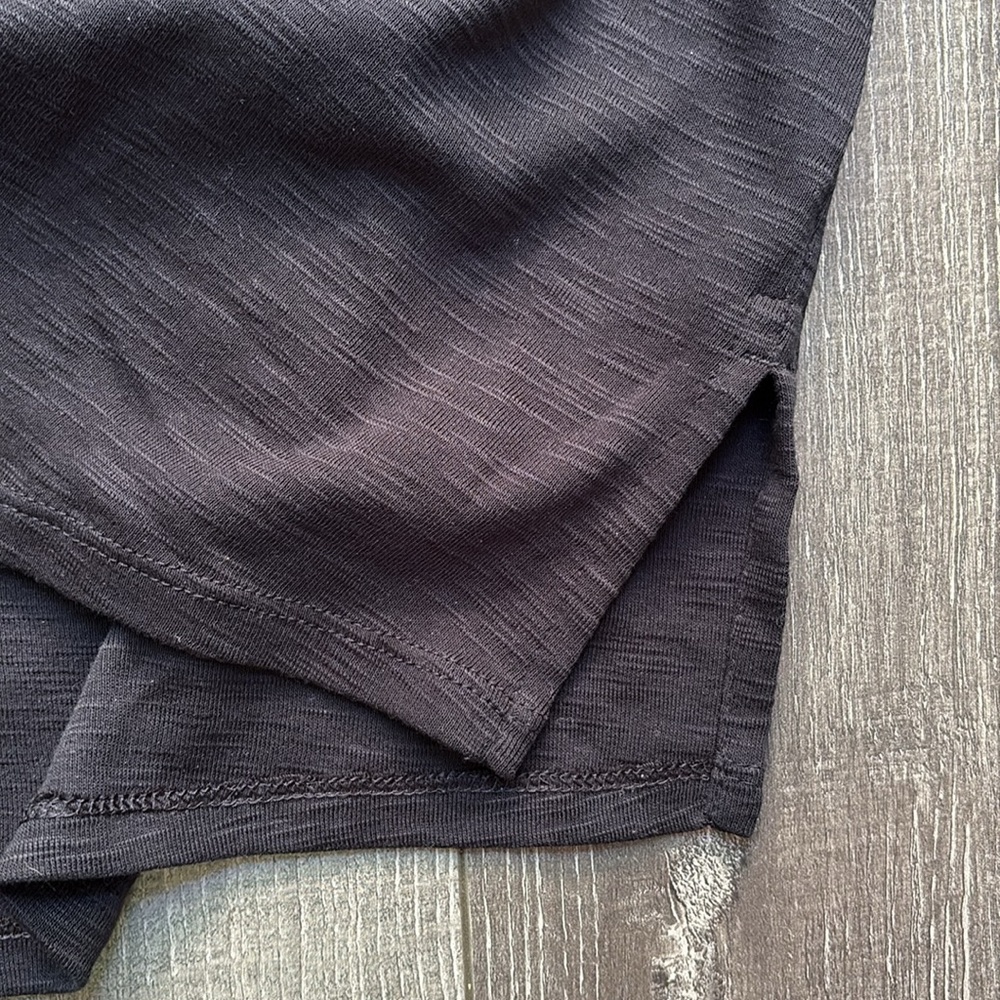 J. Jill Pima-Slub Scoop-Neck Side-Slit Tee, Black, XL, EUC - Picture 3 of 6